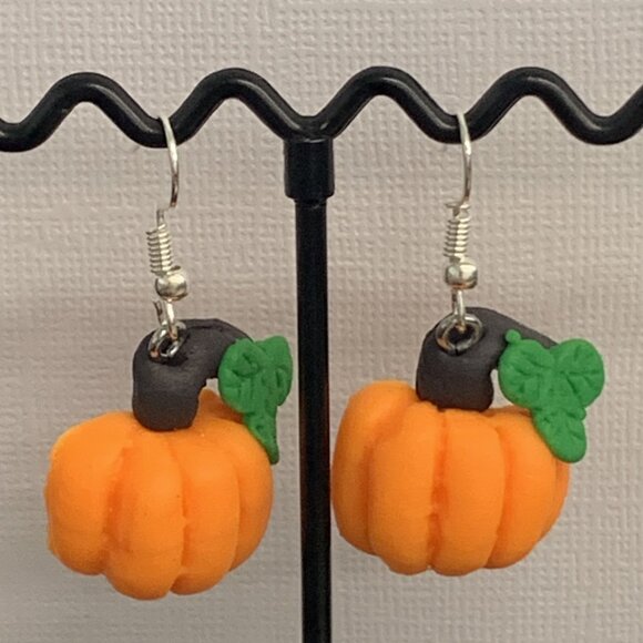 Pumpkin Earring, Veggie Earring, Halloween Earring, Fall Earring, Thanksgiving - Picture 2 of 4